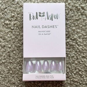 Red Aspen Nail Dashes in Light Purple